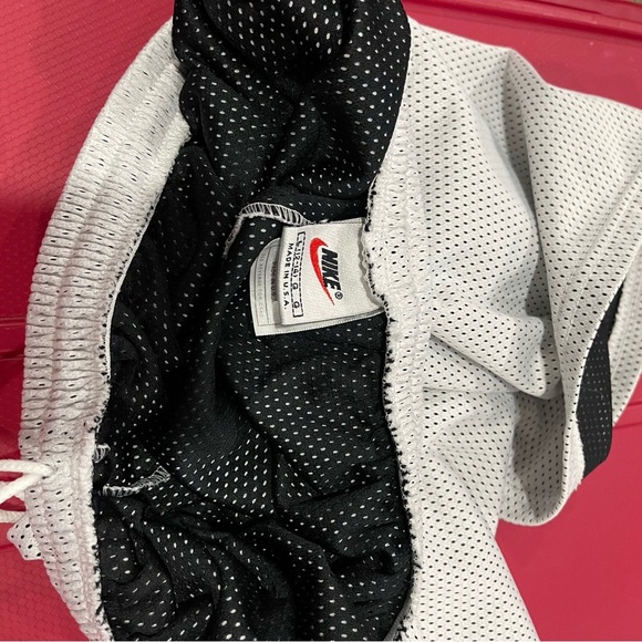 Nike White Mesh Shorts men large, comfy NWOT - Picture 2 of 9